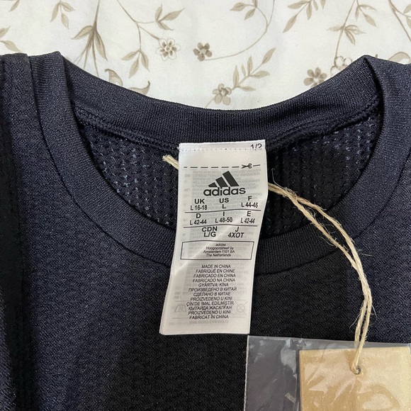 Adidas Top - Picture 3 of 3